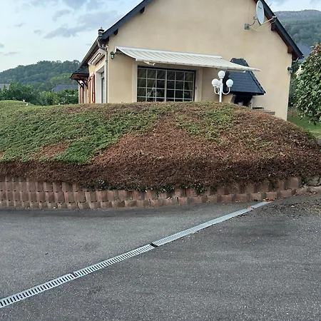 Nyaraló Artalens *